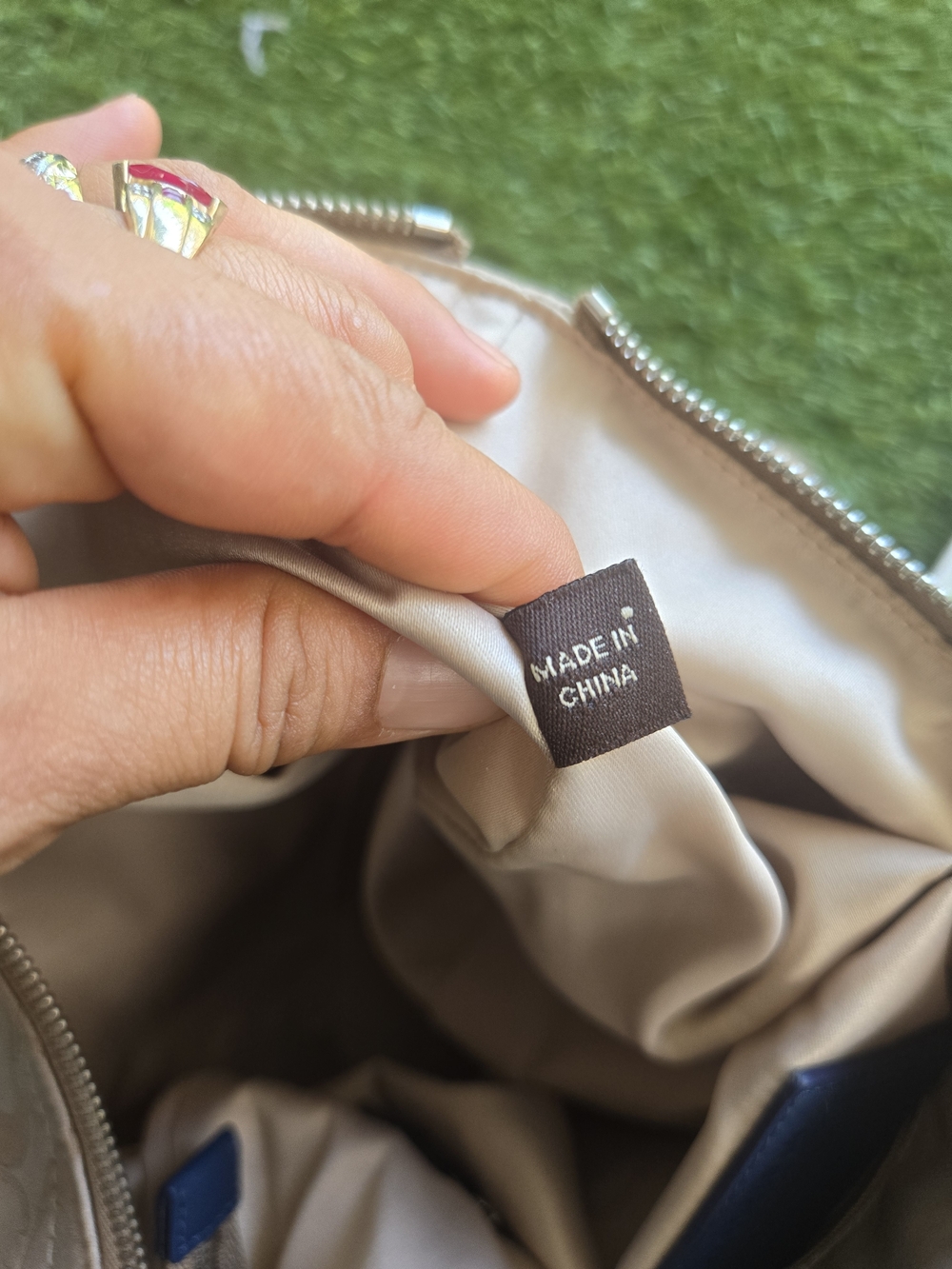 Coach Beige Signature Canvas Shoulder Bag with Navy Trim - Picture 9 of 12